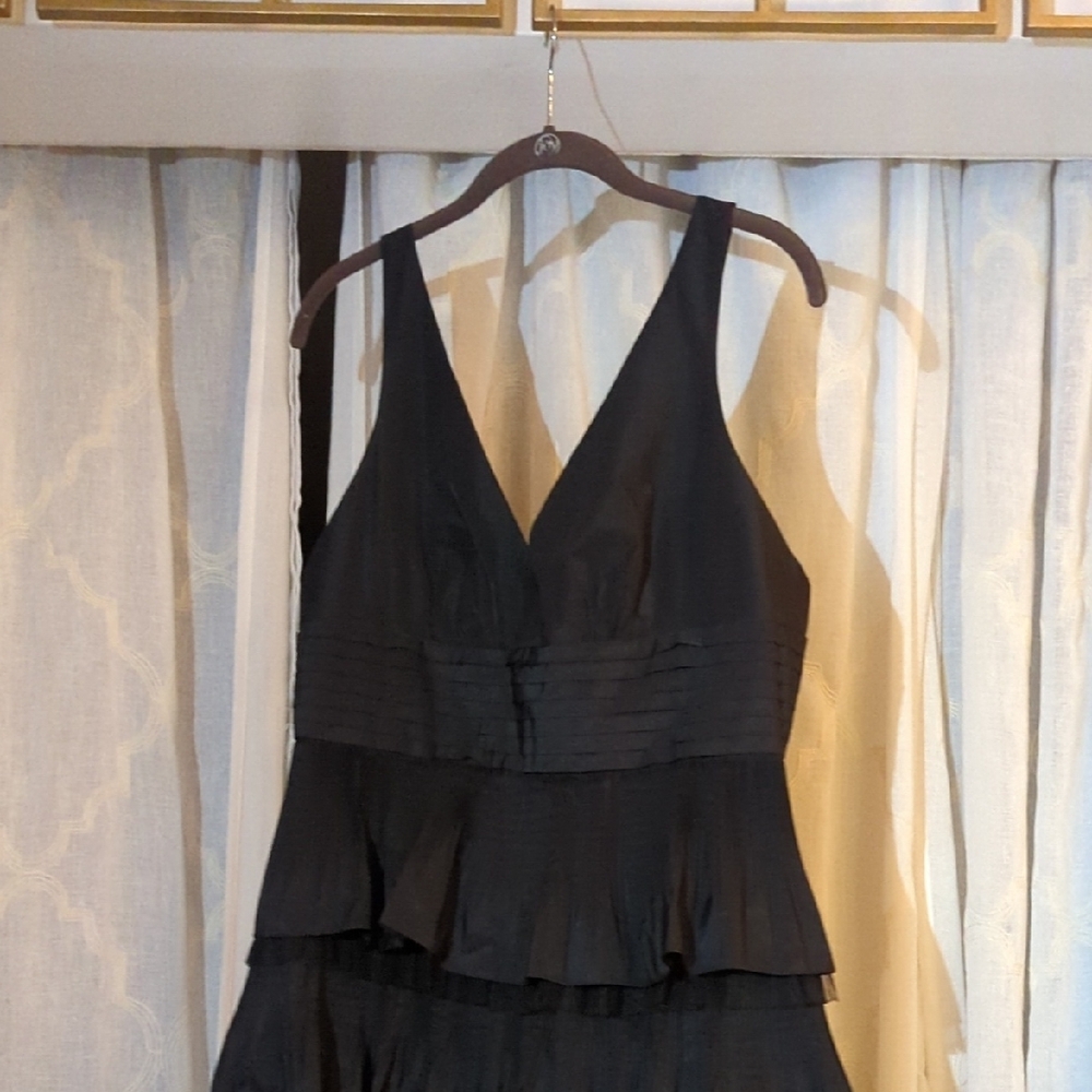 Elegant Black Sleeveless Dress